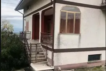 Rexer-Lanciano-Casa-con-circostante-terreno-a-Lanciano-Giardino