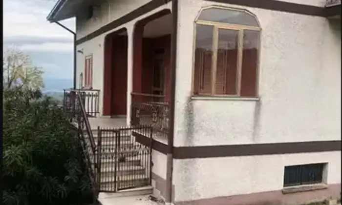 Rexer-Lanciano-Casa-con-circostante-terreno-a-Lanciano-Giardino