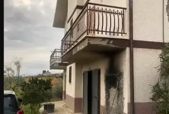 Rexer-Lanciano-Casa-con-circostante-terreno-a-Lanciano-Terrazzo