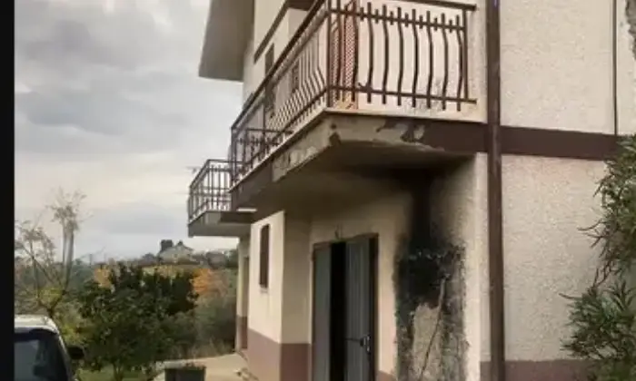 Rexer-Lanciano-Casa-con-circostante-terreno-a-Lanciano-Terrazzo