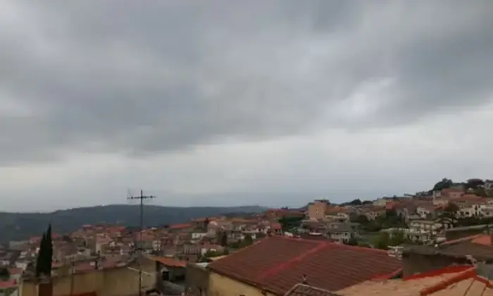 Rexer-Frasso-Telesino-Vendesi-palazzotto-Frasso-Telesino-ai-piedi-del-Monte-Vista