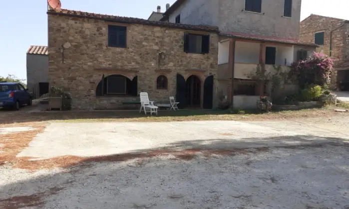 Rexer-Suvereto-Vendesi-casa-Prata-y-Suvereto-Terrazzo