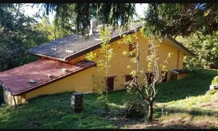 Rexer-Stazzema-Vendesi-villa-bifamiliare-e-rustico-annesso-a-STAZZEMA-LU-ALTRO