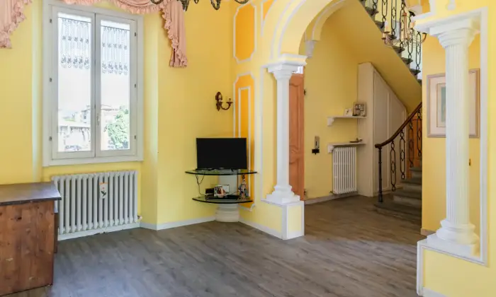 Rexer-Montevarchi-Villa-Casa-indipendente-in-Via-Ammiraglio-Burzagli-Montevarchi-SALONE