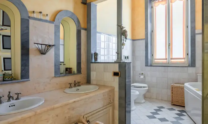 Rexer-Montevarchi-Villa-Casa-indipendente-in-Via-Ammiraglio-Burzagli-Montevarchi-BAGNO