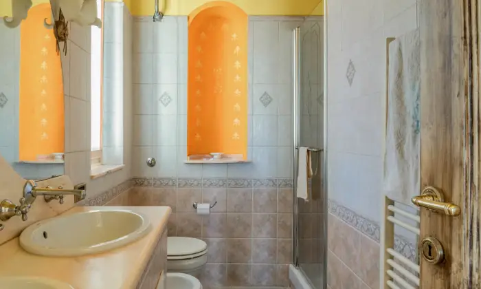 Rexer-Montevarchi-Villa-Casa-indipendente-in-Via-Ammiraglio-Burzagli-Montevarchi-BAGNO