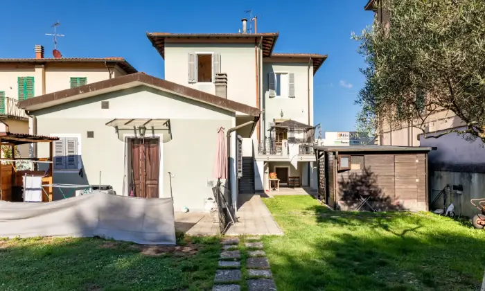 Rexer-Montevarchi-Villa-Casa-indipendente-in-Via-Ammiraglio-Burzagli-Montevarchi-ESTERNO