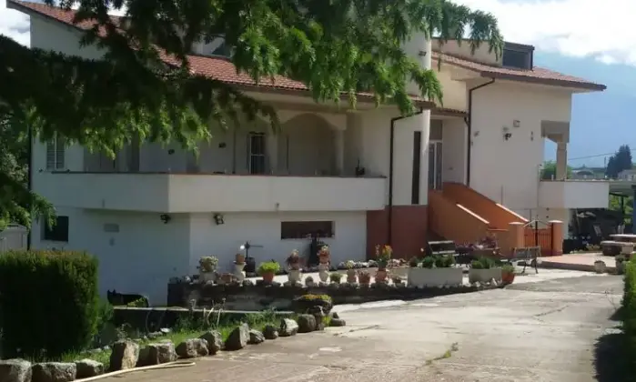 Rexer-Pratola-Peligna-Vendesi-villa-a-Pratola-Peligna-Terrazzo