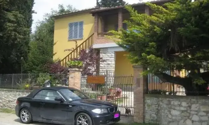 Rexer-Castellina-in-Chianti-Vendesi-Villa-con-piscina-e-parco-Chianti-Facciata