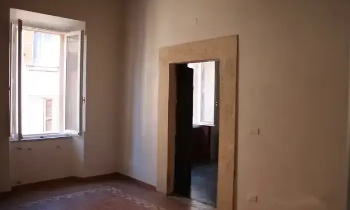 Rexer-Tivoli-Vendesi-Appartamento-di-prestigio-a-TIVOLI-RM-Stanza