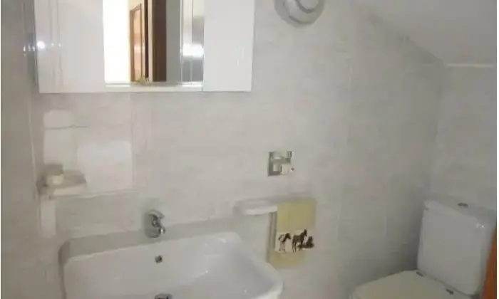 Rexer-Santo-Stefano-di-Magra-Attico-in-vendita-in-via-Cerreti-a-Santo-Stefano-di-Magra-Bagno
