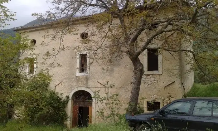Rexer-San-Donato-Val-di-Comino-Vendesi-immobile-a-San-Donato-Val-di-Comino-Giardino
