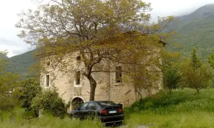 Rexer-San-Donato-Val-di-Comino-Vendesi-immobile-a-San-Donato-Val-di-Comino-Giardino