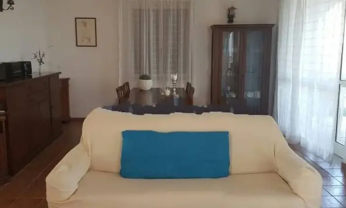 Rexer-Villapiana-Vendesi-villa-in-corso-Italia-Villapiana-CameraDaLetto
