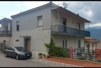 Rexer-Paterno-Casa-su-tre-livelli-in-vendita-in-centro-paese-PATERNO-Garage