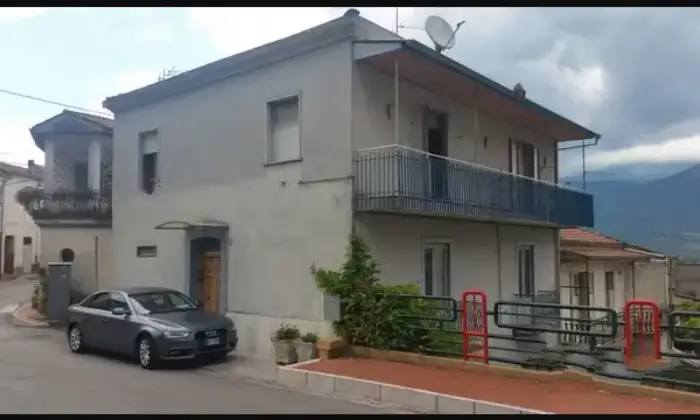 Rexer-Paterno-Casa-su-tre-livelli-in-vendita-in-centro-paese-PATERNO-Garage