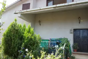 Rexer-Morlupo-Villa-trifamiliare-Morlupo-Giardino