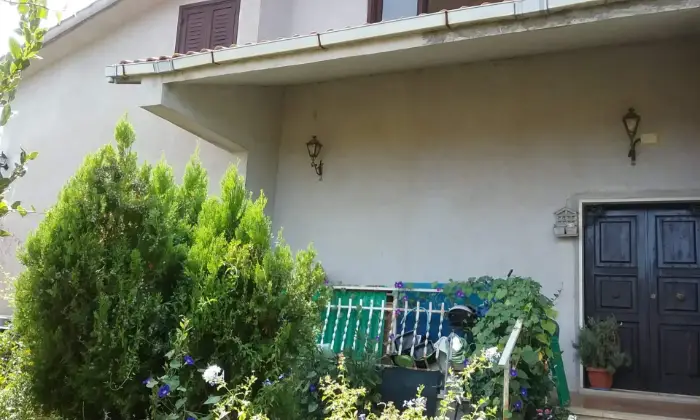 Rexer-Morlupo-Villa-trifamiliare-Morlupo-Giardino