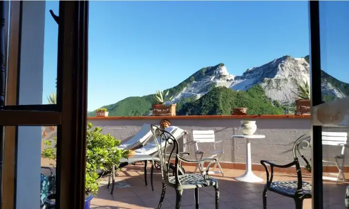 Rexer-Carrara-Attico-in-vendita-in-via-Pietro-Bonanni-a-Carrara-Terrazzo