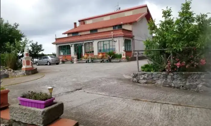 Rexer-Sorianello-Villino-con-terreno-adibito-a-bb-Terrazzo