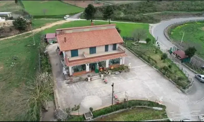Rexer-Sorianello-Villino-con-terreno-adibito-a-bb-Giardino