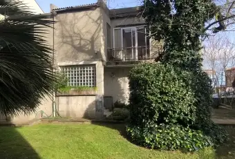 Rexer-Macomer-Vendesi-appartamento-al-primo-piano-a-Macomer-NU-Giardino