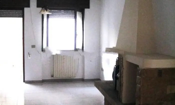 Rexer-Taviano-Vendesi-casa-indipendente-su-tre-piani-in-via-Crispi-Taviano-Altro