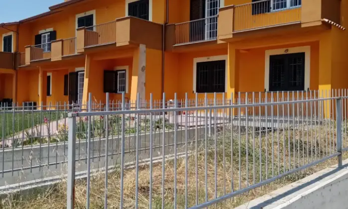 Rexer-Orte-Vendesi-Villa-a-schiera-in-costruzione-a-Petignano-Orte-Terrazzo