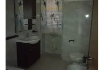Rexer-Pescara-Luminoso-appartamento-in-palazzina-di-piani-Bagno