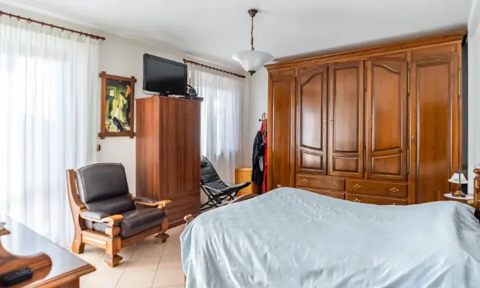 Rexer-Sestola-Deliziosa-casa-immersa-nel-verde-con-mansarda-taverna-e-ampio-spazio-esterno-CAMERA-DA-LETTO
