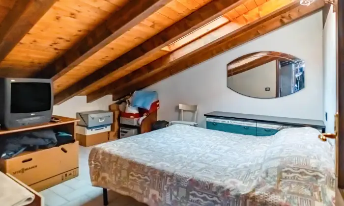 Rexer-Sestola-Deliziosa-casa-immersa-nel-verde-con-mansarda-taverna-e-ampio-spazio-esterno-CAMERA-DA-LETTO