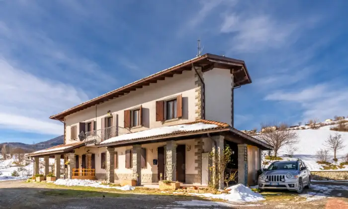 Rexer-Sestola-Deliziosa-casa-immersa-nel-verde-con-mansarda-taverna-e-ampio-spazio-esterno-ESTERNO