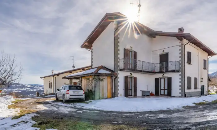 Rexer-Sestola-Deliziosa-casa-immersa-nel-verde-con-mansarda-taverna-e-ampio-spazio-esterno-ESTERNO