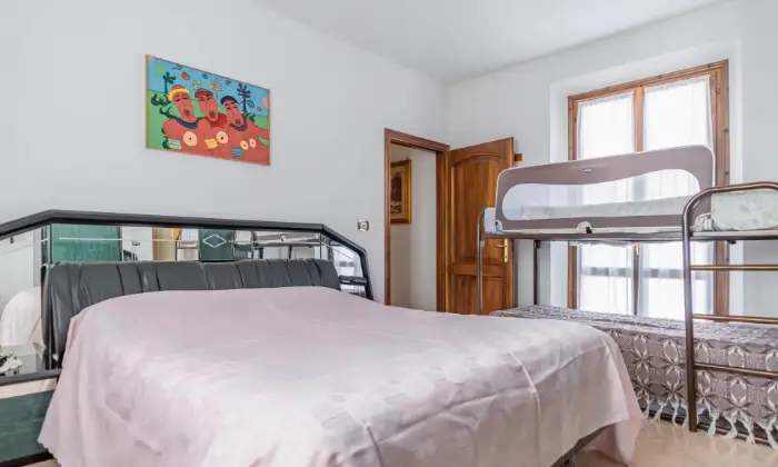 Rexer-Sestola-Deliziosa-casa-immersa-nel-verde-con-mansarda-taverna-e-ampio-spazio-esterno-CAMERA-DA-LETTO