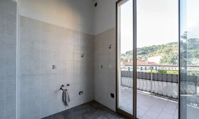 Rexer-Modigliana-Palazzina-indipendente-suddivisa-in-appartamenti-CUCINA