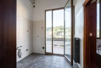 Rexer-Modigliana-Palazzina-indipendente-suddivisa-in-appartamenti-CUCINA