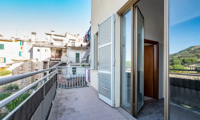 Rexer-Modigliana-Palazzina-indipendente-suddivisa-in-appartamenti-TERRAZZO