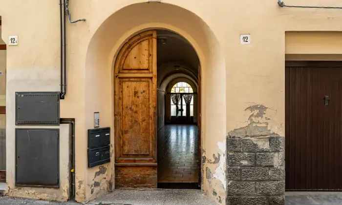Rexer-Modigliana-Palazzina-indipendente-suddivisa-in-appartamenti-ESTERNO