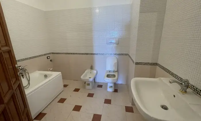 Rexer-Scalea-DIRETTAMENTE-COSTRUISCE-E-VENDE-Bagno