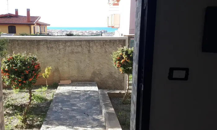 Rexer-Scalea-Appartamento-con-giardino-e-Vista-Terrazzo
