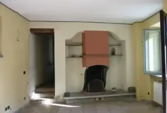 Rexer-PremoselloChiovenda-Casa-parzialmente-ristrutturata-mq-terreno-Altro