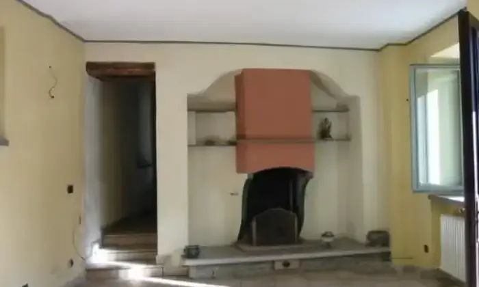 Rexer-PremoselloChiovenda-Casa-parzialmente-ristrutturata-mq-terreno-Altro