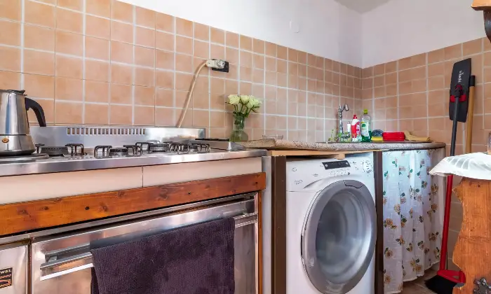 Rexer-Capanne-Casa-per-vacanze-MareMonti-nel-borgo-di-Cadibona-fraz-di-Quiliano-CUCINA