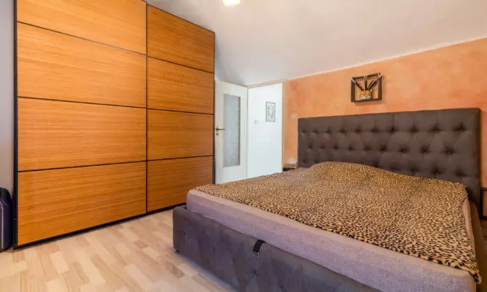Rexer-Quiliano-Casa-per-vacanze-MareMonti-nel-borgo-di-Cadibona-fraz-di-Quiliano-CAMERA-DA-LETTO