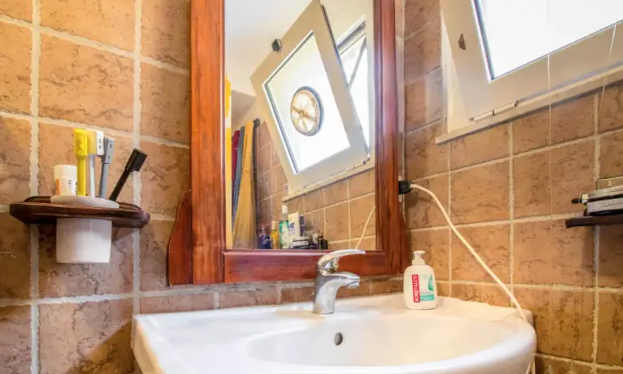 Rexer-Quiliano-Casa-per-vacanze-MareMonti-nel-borgo-di-Cadibona-fraz-di-Quiliano-BAGNO
