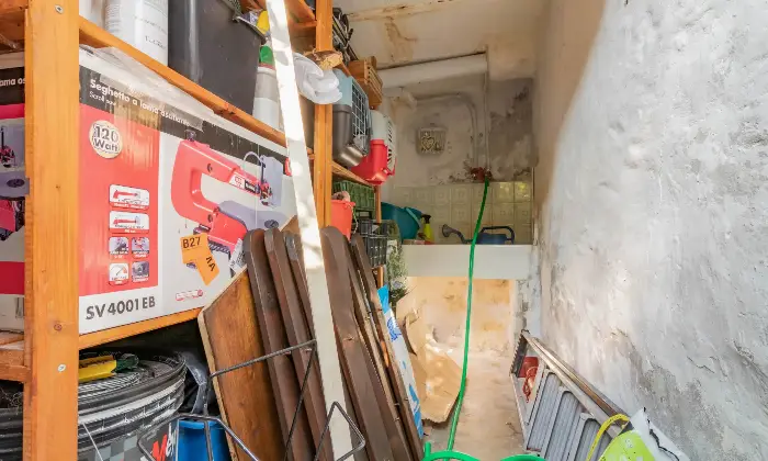 Rexer-Capanne-Casa-per-vacanze-MareMonti-nel-borgo-di-Cadibona-fraz-di-Quiliano-CANTINA