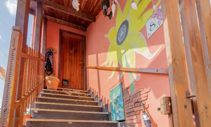 Rexer-Capanne-Casa-per-vacanze-MareMonti-nel-borgo-di-Cadibona-fraz-di-Quiliano-ENTRATA