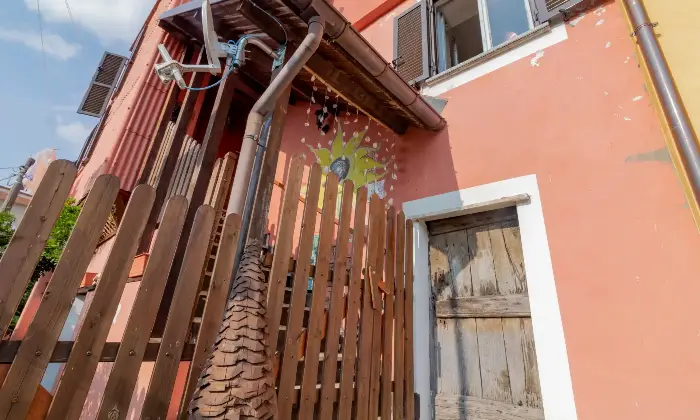 Rexer-Capanne-Casa-per-vacanze-MareMonti-nel-borgo-di-Cadibona-fraz-di-Quiliano-ENTRATA