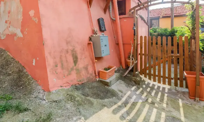 Rexer-Capanne-Casa-per-vacanze-MareMonti-nel-borgo-di-Cadibona-fraz-di-Quiliano-ESTERNO