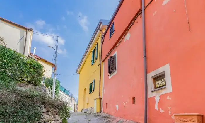 Rexer-Capanne-Casa-per-vacanze-MareMonti-nel-borgo-di-Cadibona-fraz-di-Quiliano-ESTERNO